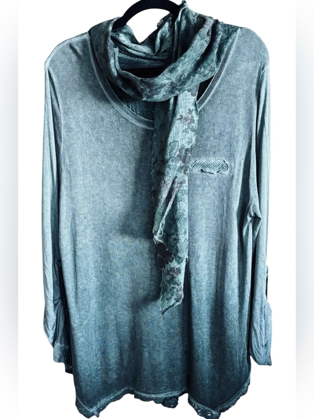 Women's one size fits all unique bohemian long sleeve sweater w/ matching scarf.